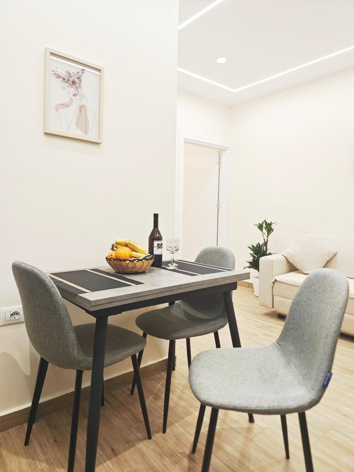New Apartment Close To Sea And Downtown Vlora Kültér fotó