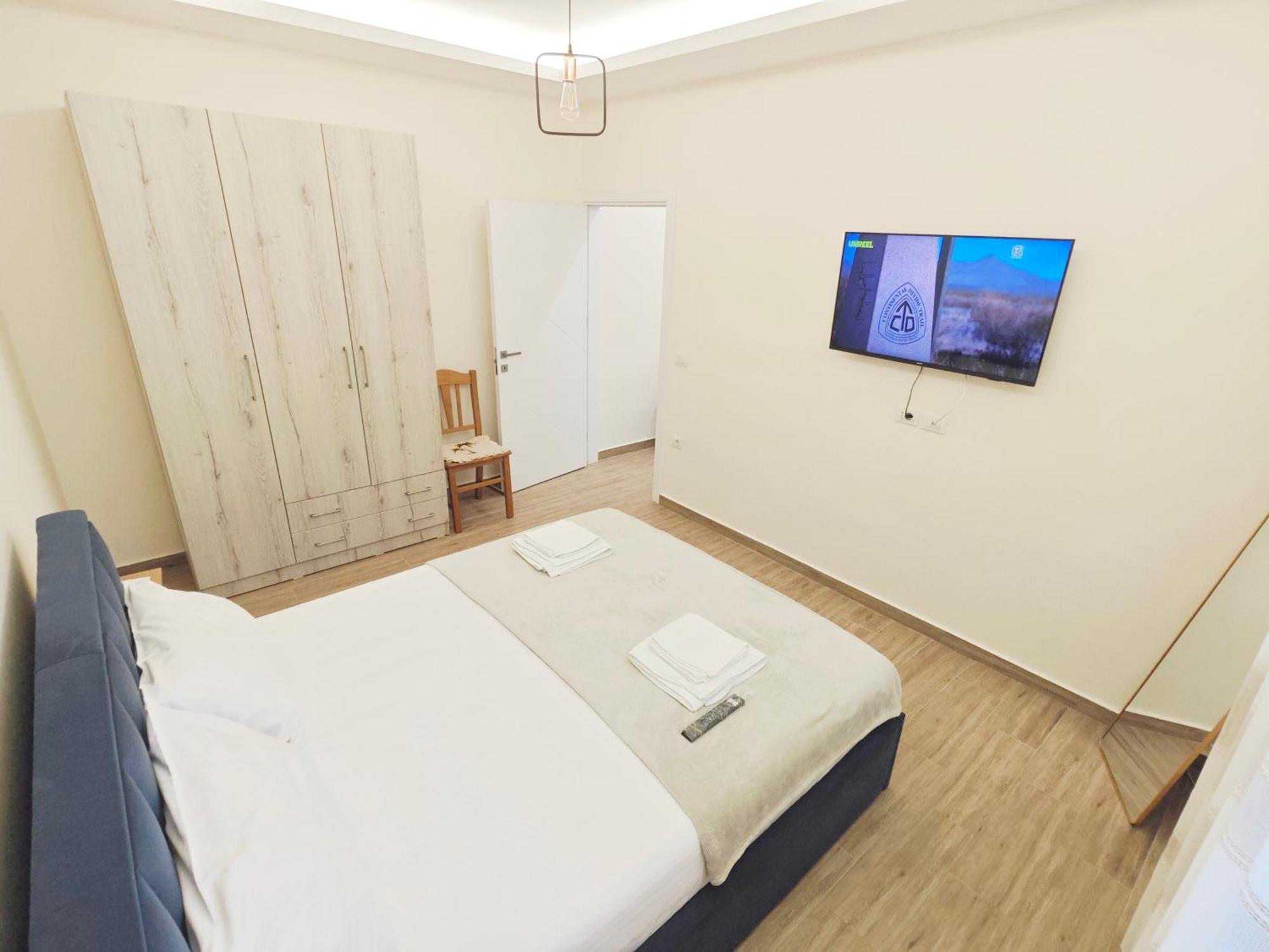 New Apartment Close To Sea And Downtown Vlora Kültér fotó